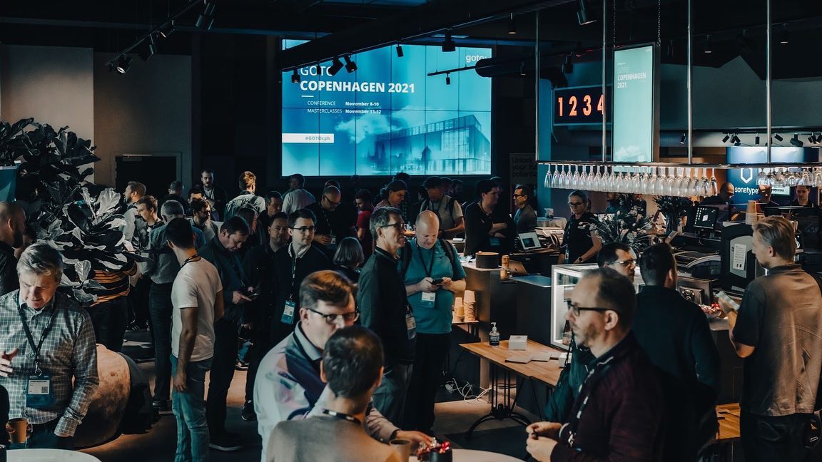 Enhanced customer experiences  Powered by AI image